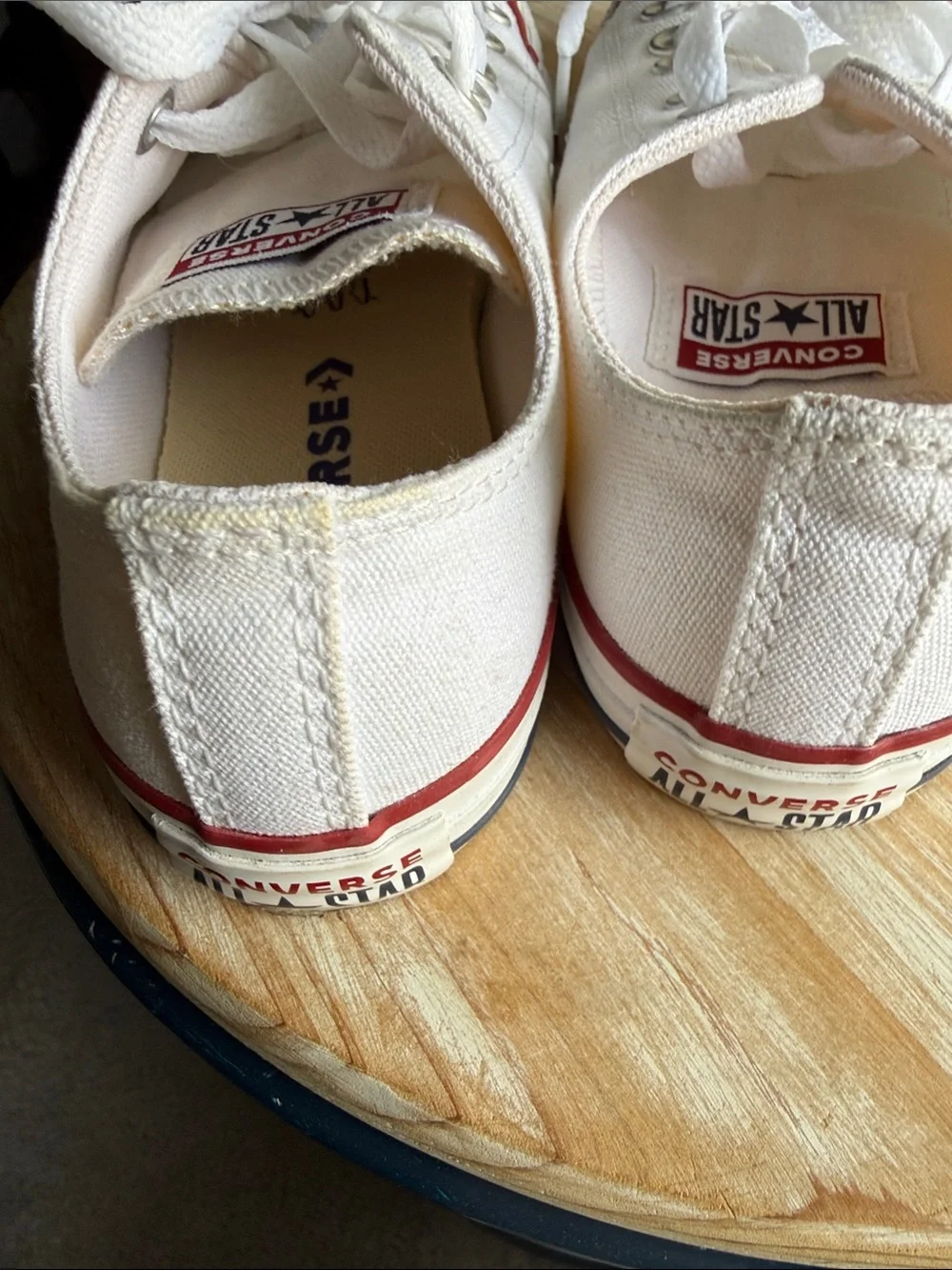 White Low-Top Canvas Sneakers with Red Trim - Classic Women's Lace-Up